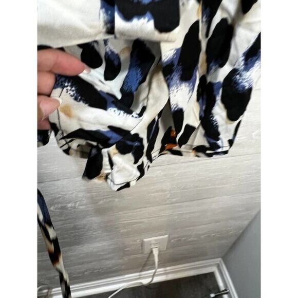 SheIn Women's  Animal Print‎ Button Front Belted Cami Romper XS - Picture 6 of 7